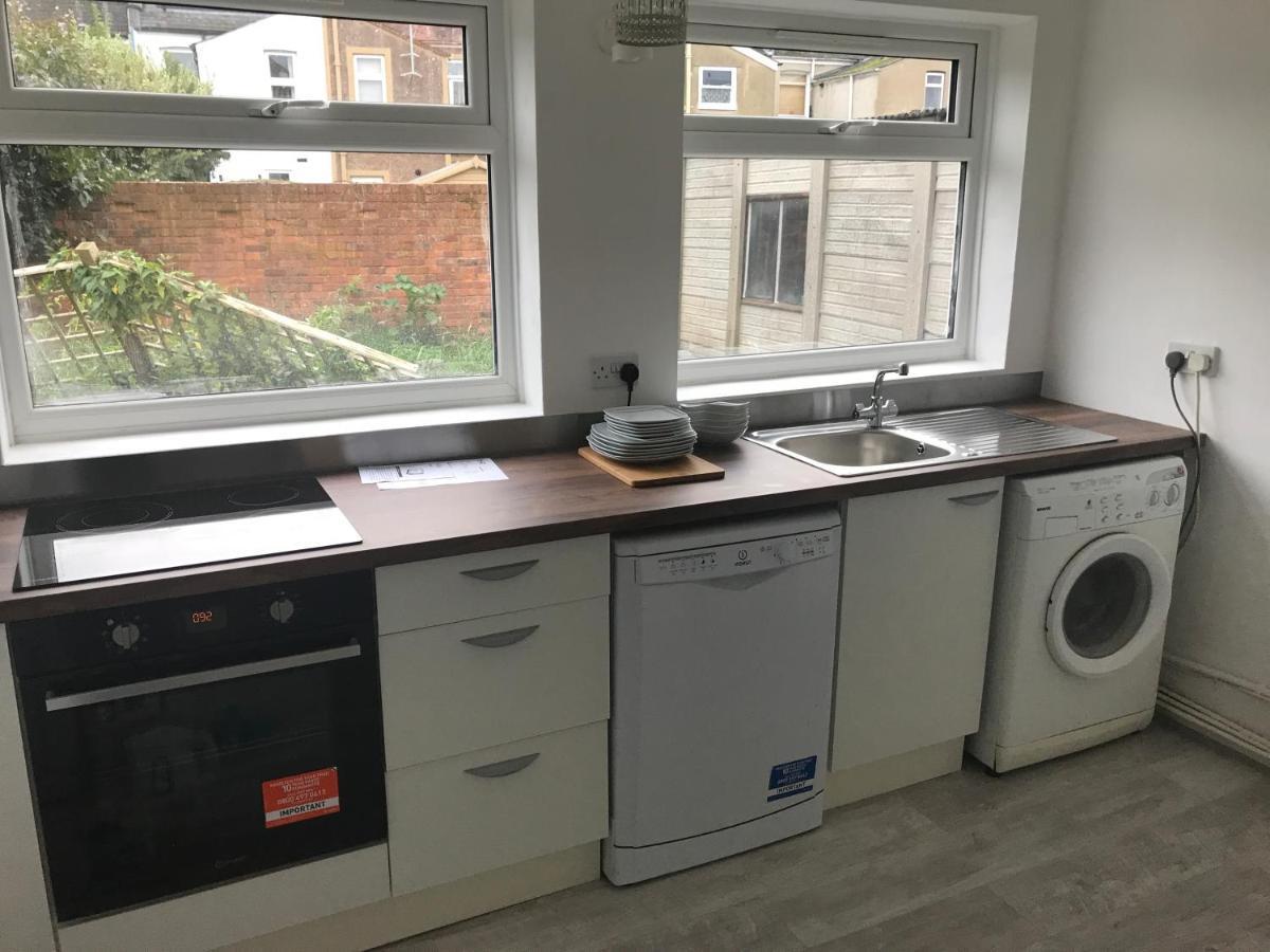 2 Bedroom Garden Apartment Cheltenham Eksteriør billede