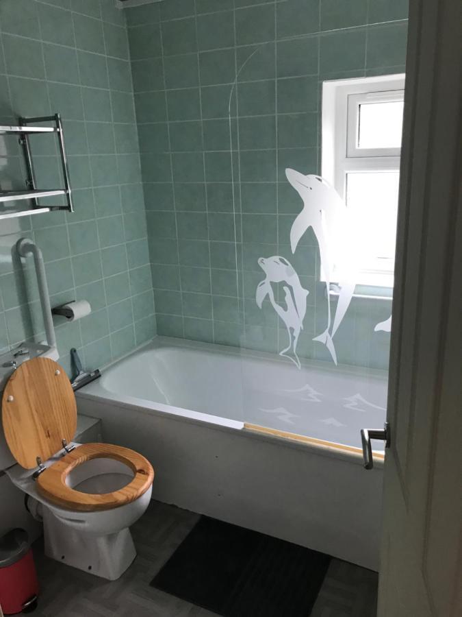2 Bedroom Garden Apartment Cheltenham Eksteriør billede
